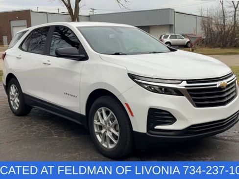 Certified 2023 Chevrolet Equinox LS w/ LS Convenience Package image 2