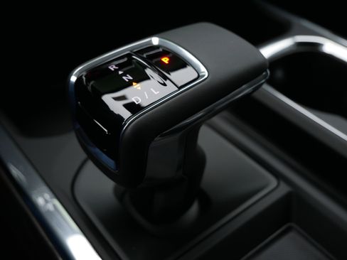 New 2026 GMC Sierra 1500 SLT image 9