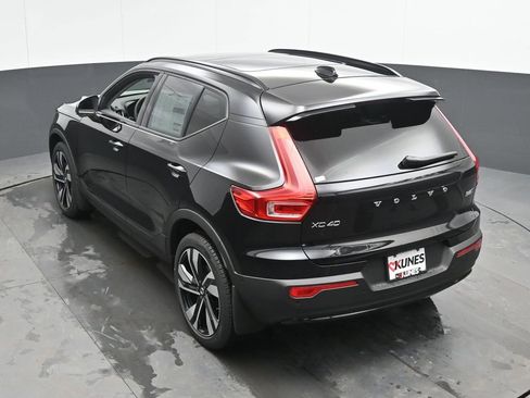 New 2026 Volvo XC40 B5 Plus w/ Protection Package Premier image 37