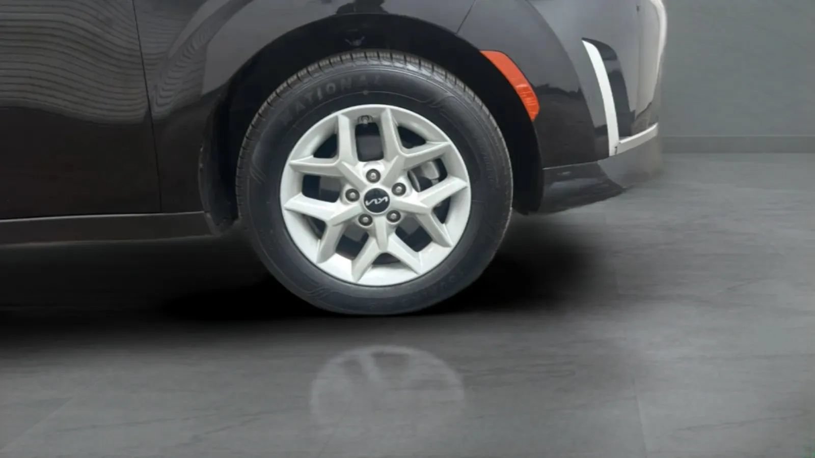 Used 2023 Kia Soul LX w/ LX Technology Package FWD image 24