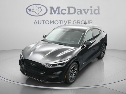 Used 2025 Ford Mustang Mach-E Premium AWD/4WD image 37