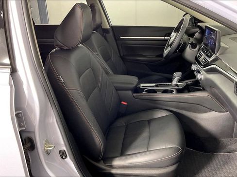 Used 2025 Nissan Altima 2.5 SR w/ SR Premium Package FWD image 9