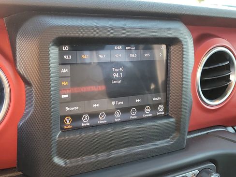 Used 2020 Jeep Gladiator Rubicon w/ Trailer Tow Package image 19