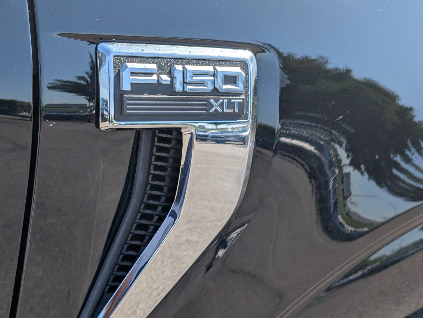 Used 2022 Ford F150 XLT w/ Equipment Group 301A Mid AWD/4WD image 5