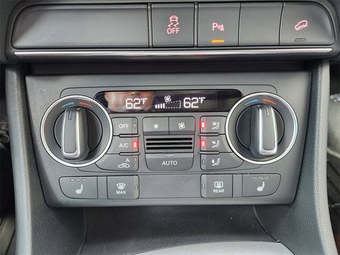 Used 2018 Audi Q3 2.0T Premium image 19