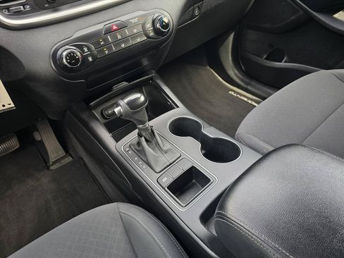 Used 2017 Kia Sorento FWD image 16