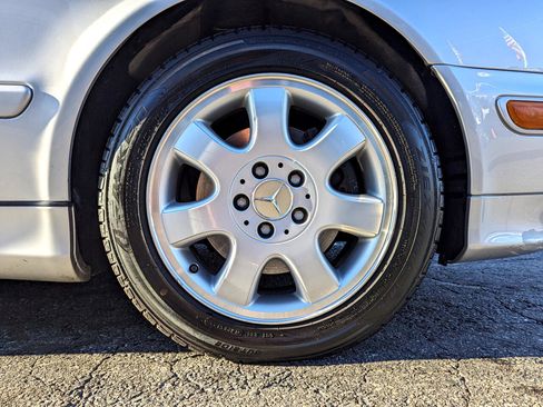 Used 2002 Mercedes-Benz CLK 320 Cabriolet image 51