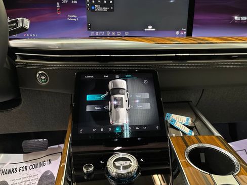 Used 2025 Cadillac Escalade Sport Platinum image 19