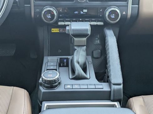 Used 2025 Toyota 4Runner Limited w/ Tow Technology Package AWD/4WD image 20