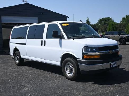 Used 2024 Chevrolet Express 3500 LT w/ LT Preferred Equipment Group RWD image 2