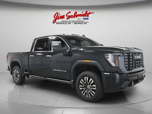 Used 2024 GMC Sierra 3500 Denali Ultimate AWD/4WD image 1