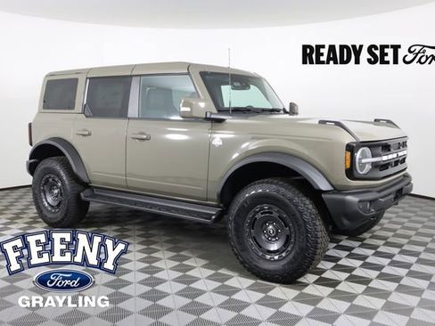 New 2025 Ford Bronco Outer Banks w/ Sasquatch Package image 1