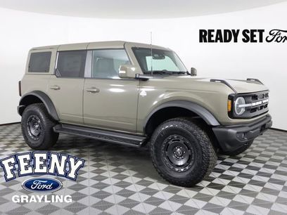 New 2025 Ford Bronco Outer Banks w/ Sasquatch Package