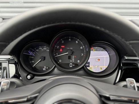 New 2026 Porsche Macan image 24