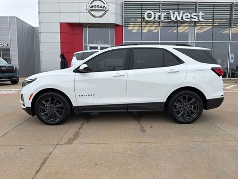 Used 2024 Chevrolet Equinox RS FWD image 2