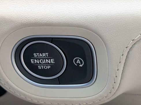 Used 2025 Mercedes-Benz GLE 53 AMG 4MATIC image 32