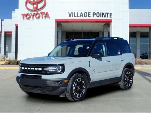 Used 2023 Ford Bronco Sport Outer Banks w/ Tech Package image 1