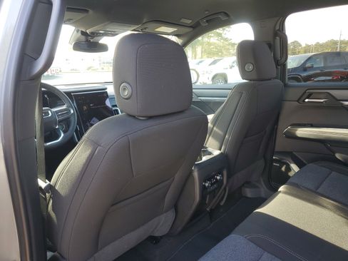 New 2025 GMC Acadia Elevation image 10