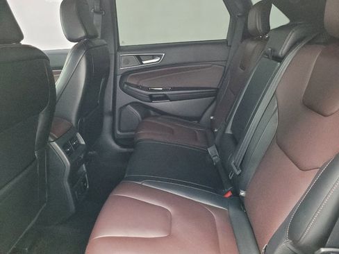 Used 2020 Ford Edge Titanium w/ Equipment Group 301A image 18