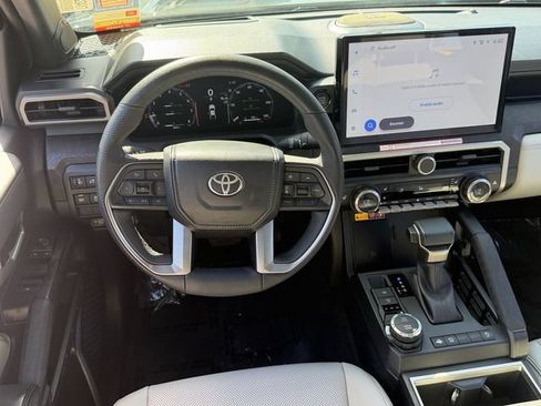 Used 2025 Toyota Tacoma Limited AWD/4WD image 13