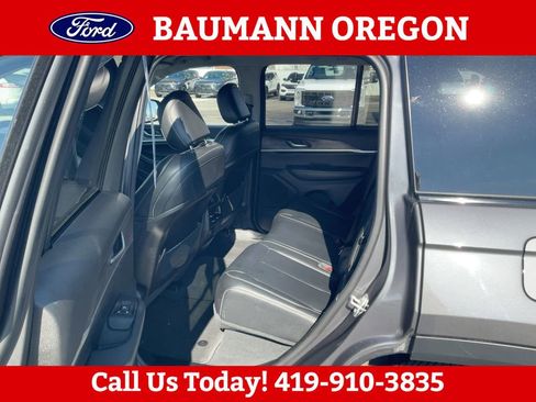 Used 2023 Jeep Grand Cherokee Limited AWD/4WD image 15