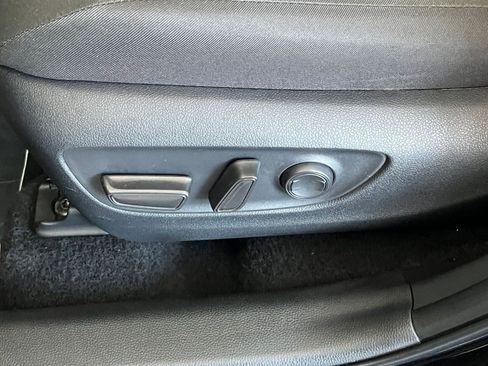 Used 2025 Toyota RAV4 XLE image 24