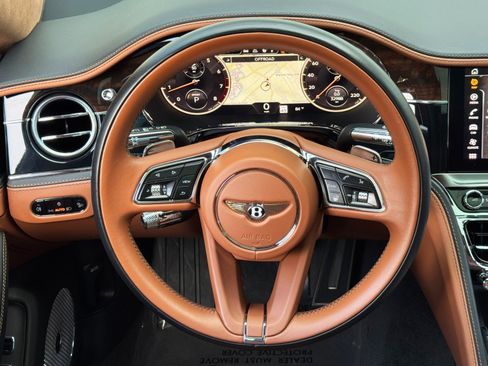 Used 2023 Bentley Flying Spur Azure AWD/4WD image 24