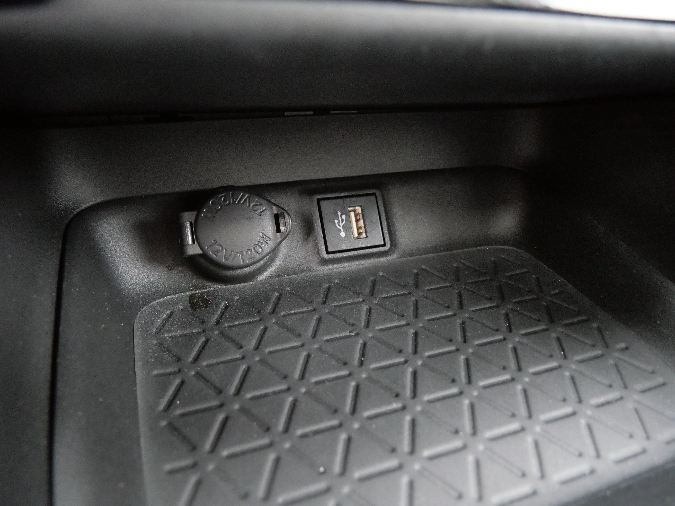 Certified 2023 Toyota RAV4 XLE Premium AWD/4WD image 32