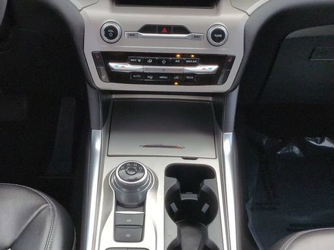 Used 2023 Ford Explorer XLT w/ Equipment Group 202A RWD image 19