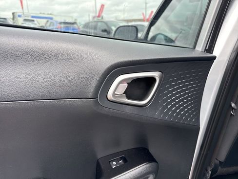 Used 2021 Kia Soul S FWD image 34