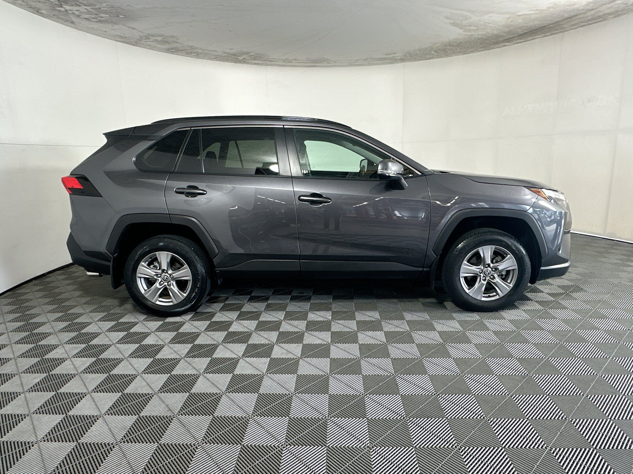 Used 2024 Toyota RAV4 XLE w/ Convenience Package FWD image 2