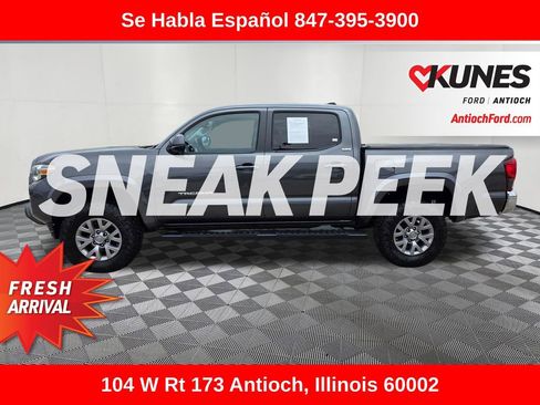 Used 2018 Toyota Tacoma SR5 AWD/4WD image 5