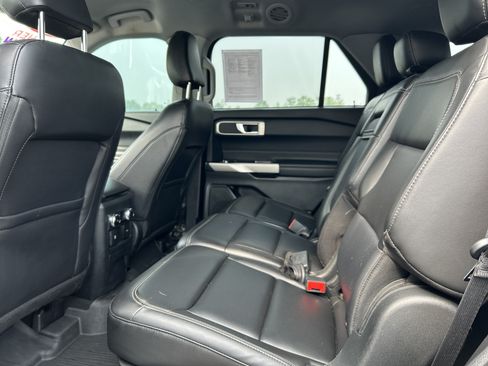 Certified 2022 Ford Explorer XLT AWD/4WD image 10