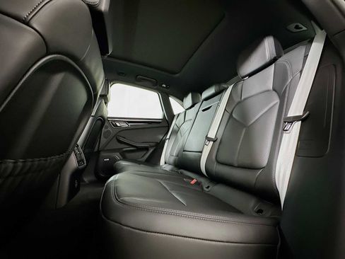 New 2026 Porsche Macan image 23