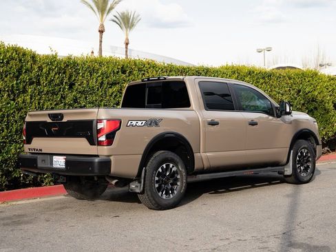 Used 2021 Nissan Titan PRO-4X w/ Pro-4x Convenience Package image 6