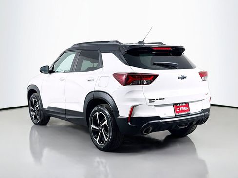 Used 2021 Chevrolet TrailBlazer RS w/ Sun and Liftgate Package AWD/4WD image 3