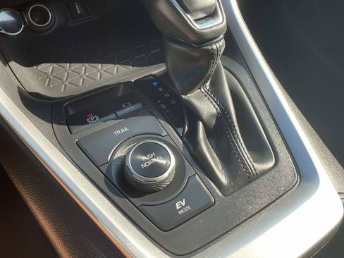 Used 2021 Toyota RAV4 XLE w/ XLE Grade Weather Package AWD/4WD image 40