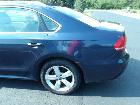 Used 2013 Volkswagen Passat TDI SE FWD image 32