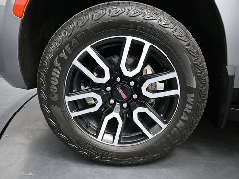 Used 2023 GMC Yukon AT4 AWD/4WD image 25