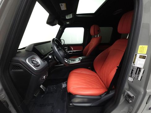 Used 2025 Mercedes-Benz G 550 image 8