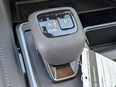 New 2025 Nissan Pathfinder SL w/ Black Appearance Package image 18