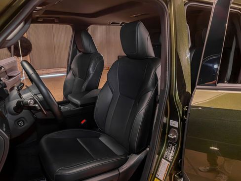 Used 2024 Lexus GX 550 w/ Cold Area Package AWD/4WD image 21