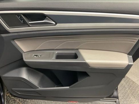 Used 2022 Volkswagen Atlas Cross Sport SEL R-Line image 24