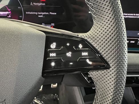 Certified 2025 Audi S6 e-tron Prestige w/ 21" Black Optic Package image 27