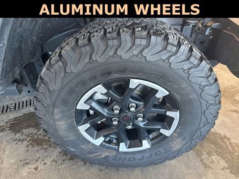 Used 2025 Jeep Wrangler Unlimited Rubicon image 10