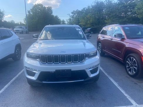 Used 2023 Jeep Grand Cherokee 4WD 4xe w/ Luxury Tech Group II image 2