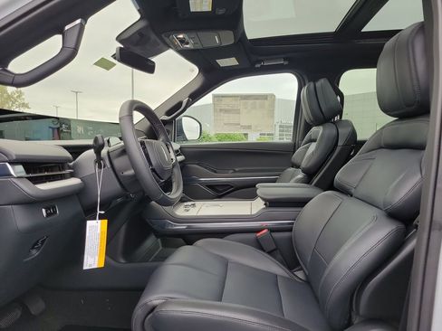 New 2025 Lincoln Navigator L Reserve w/ Jet Appearance Package image 17