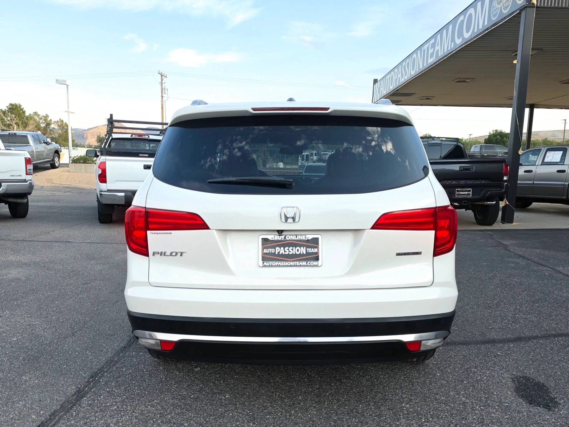 Used 2018 Honda Pilot Touring image 4