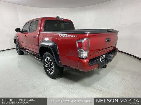 Used 2022 Toyota Tacoma TRD Sport w/ Technology Package image 6