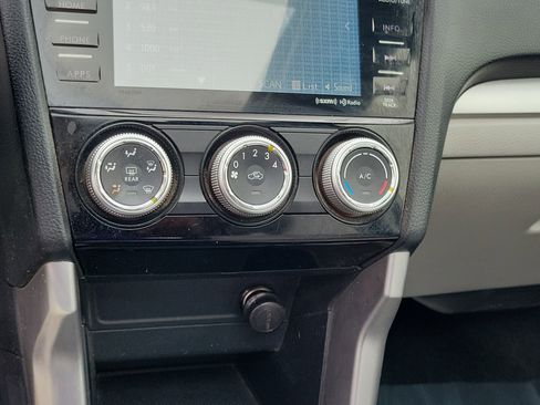 Used 2016 Subaru Forester 2.5i Premium image 27